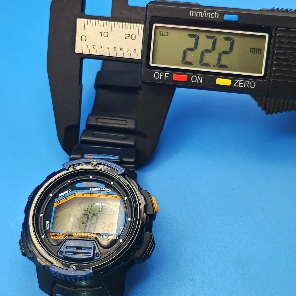 Vintage 1997 Timex Reef Gear 40mm Mens Digital Watch W/ Liquid‎ Filled Compass